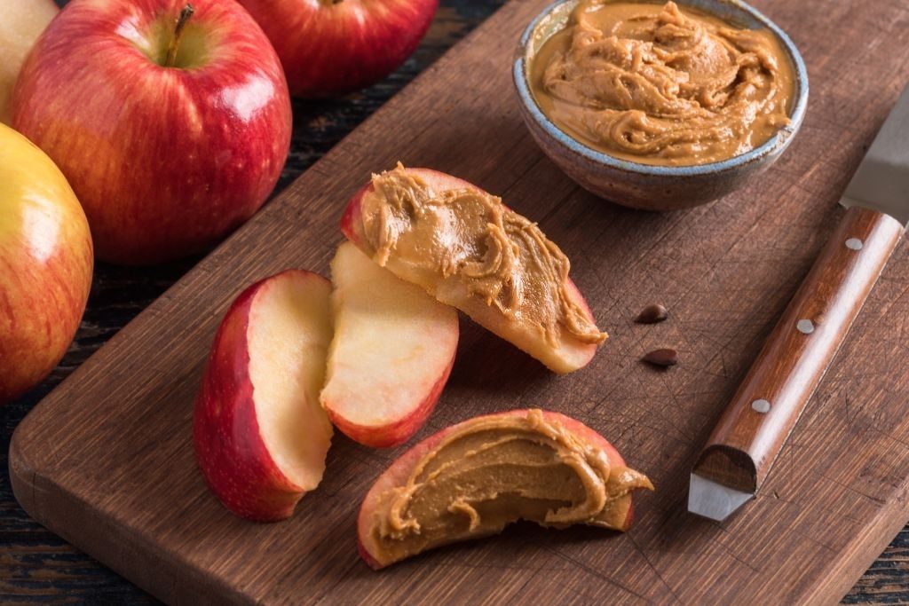 Article 5 Apple Sliced With Peanut Butter